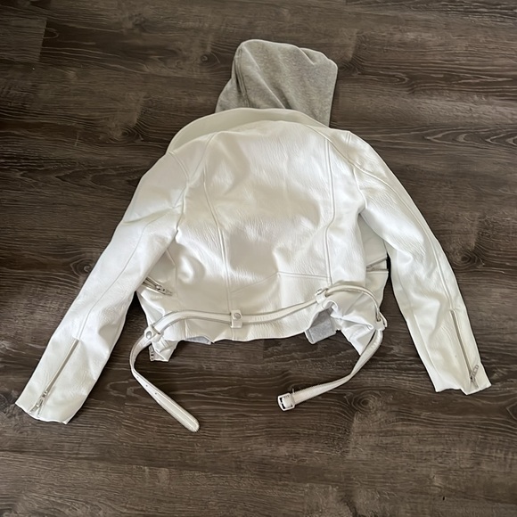 Blank NYC white faux leather jacket - Picture 2 of 4